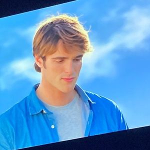 Meet your Posher, Maya